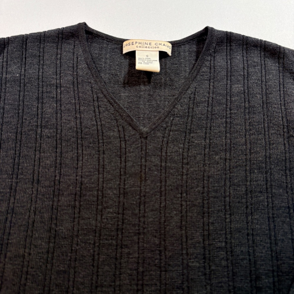 Josephine Chaus Sweater Womens Small Gray 100% Wool Ribbed V-Neck Knit Pullover